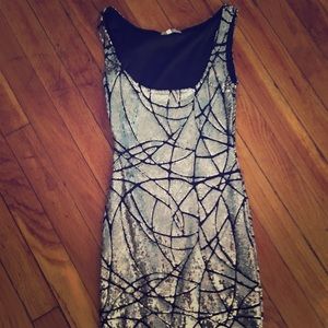 Beautiful Sequined Scoop Neck Party Dress